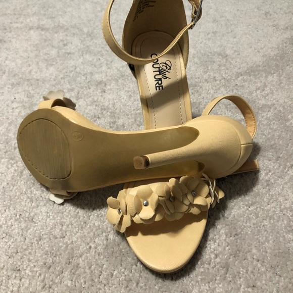 Women’s Heels (like new) - Picture 3 of 6